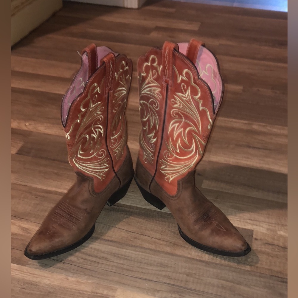 Ariat cowboy boots 6.5
